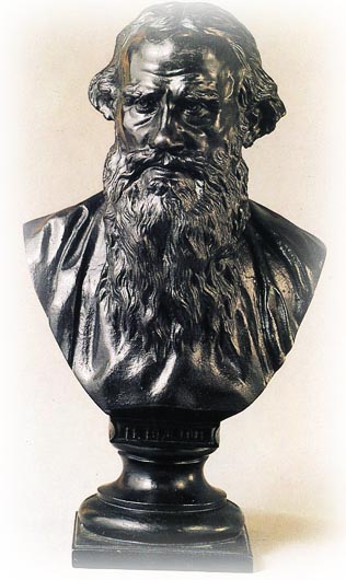 Скульптура: Л.Н.Толстой