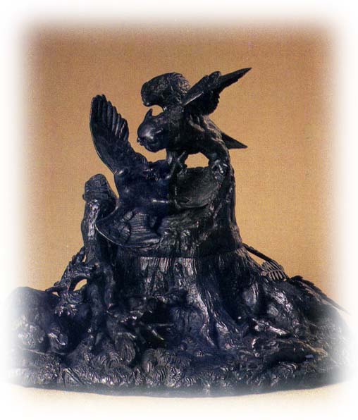 Скульптура: Драка филина с ястребом